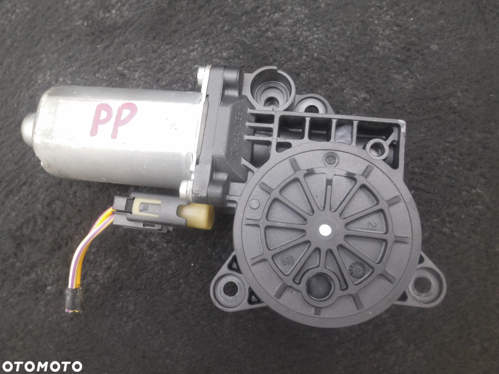 SILNICZEK SZYBY PRAWY PRZÓD FIESTA V MK6 02-08 0130821939 2PIN FORD FUSION - 2