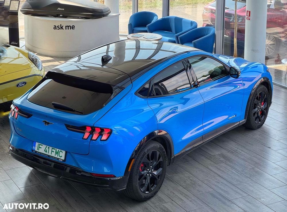 Ford Mustang Mach-E AWD PREMIUM - 9