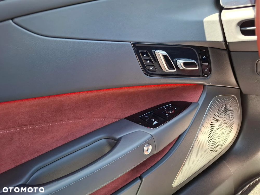 MG Cyberster 77kWh AWD Czarny Dach - 16