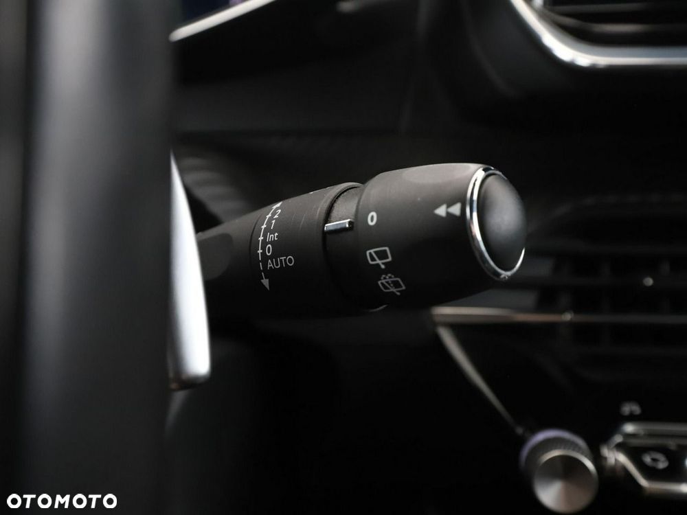 Peugeot 2008 1.2 PureTech GT Line S&S EAT8 - 36