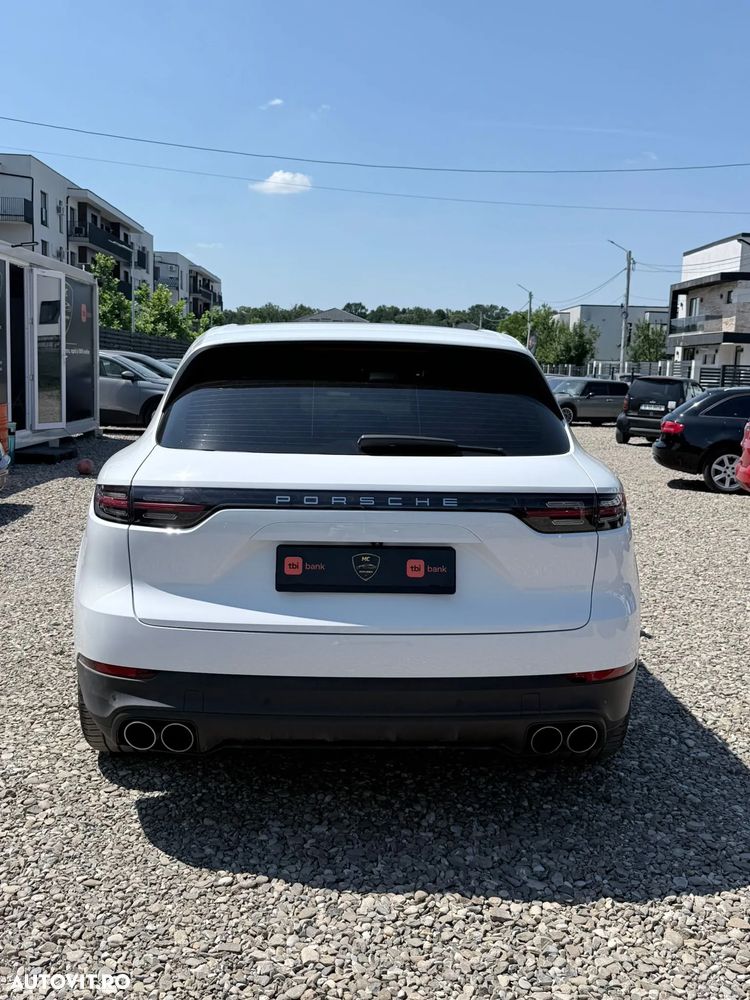Porsche Cayenne S - 9