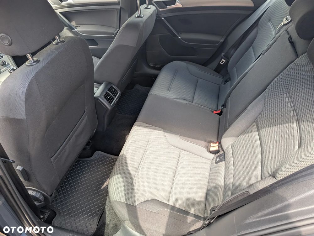 Volkswagen Golf 1.6 TDI BlueMotion Technology Comfortline - 18