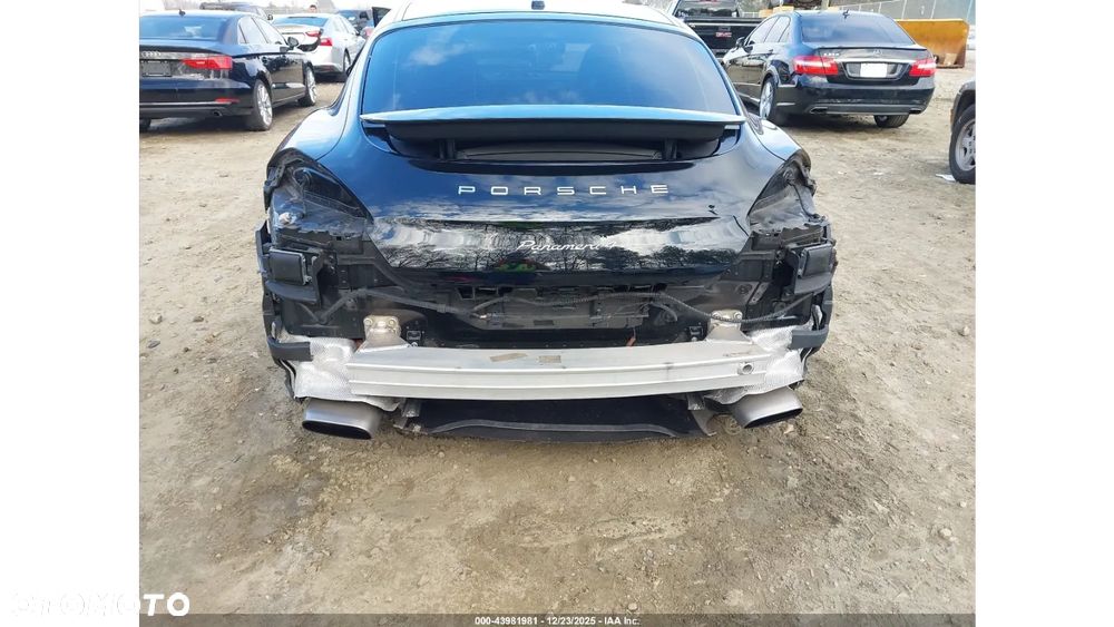 Porsche Panamera - 8