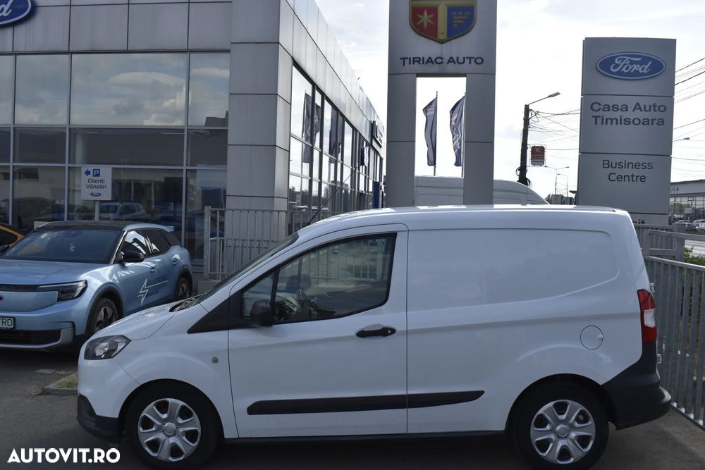 Ford Transit Courier - 15