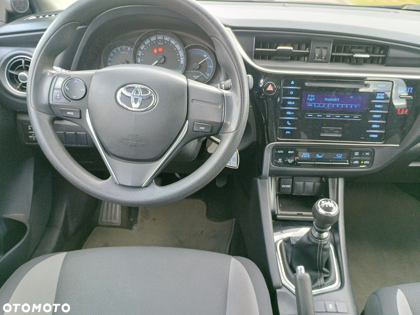 Toyota Auris - 13