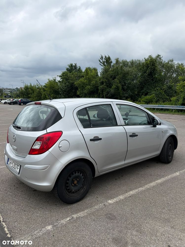 Opel Corsa 1.2 16V Essentia - 3