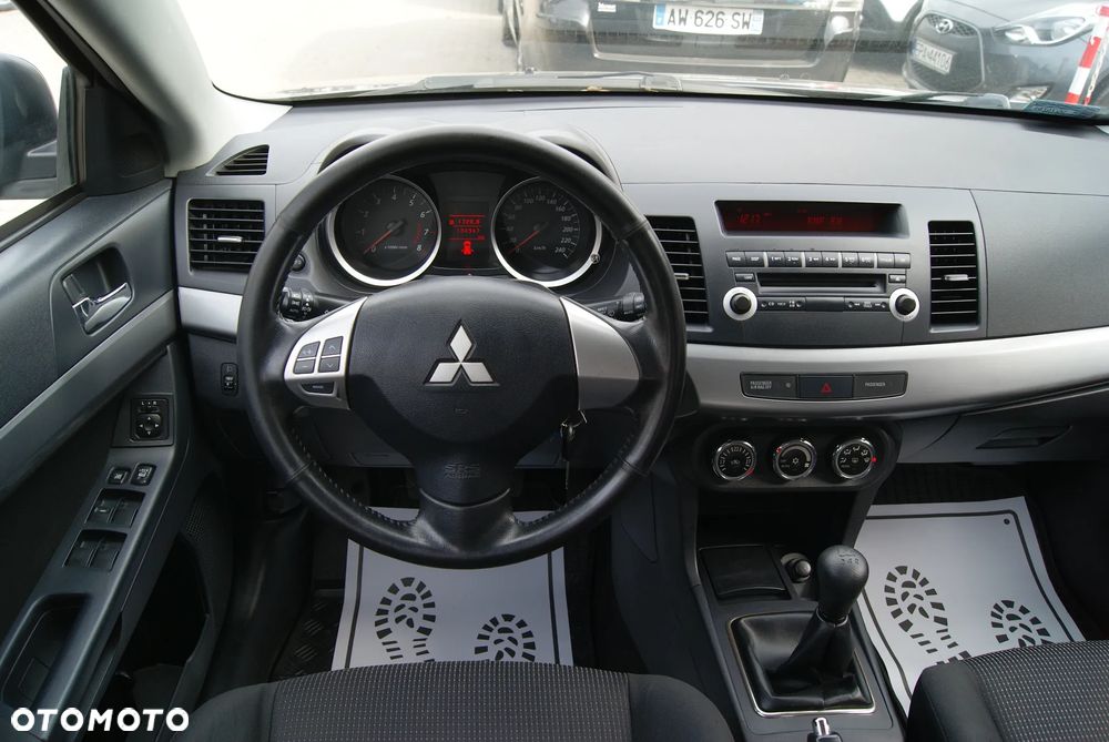 Mitsubishi Lancer 1.6 Inform - 14