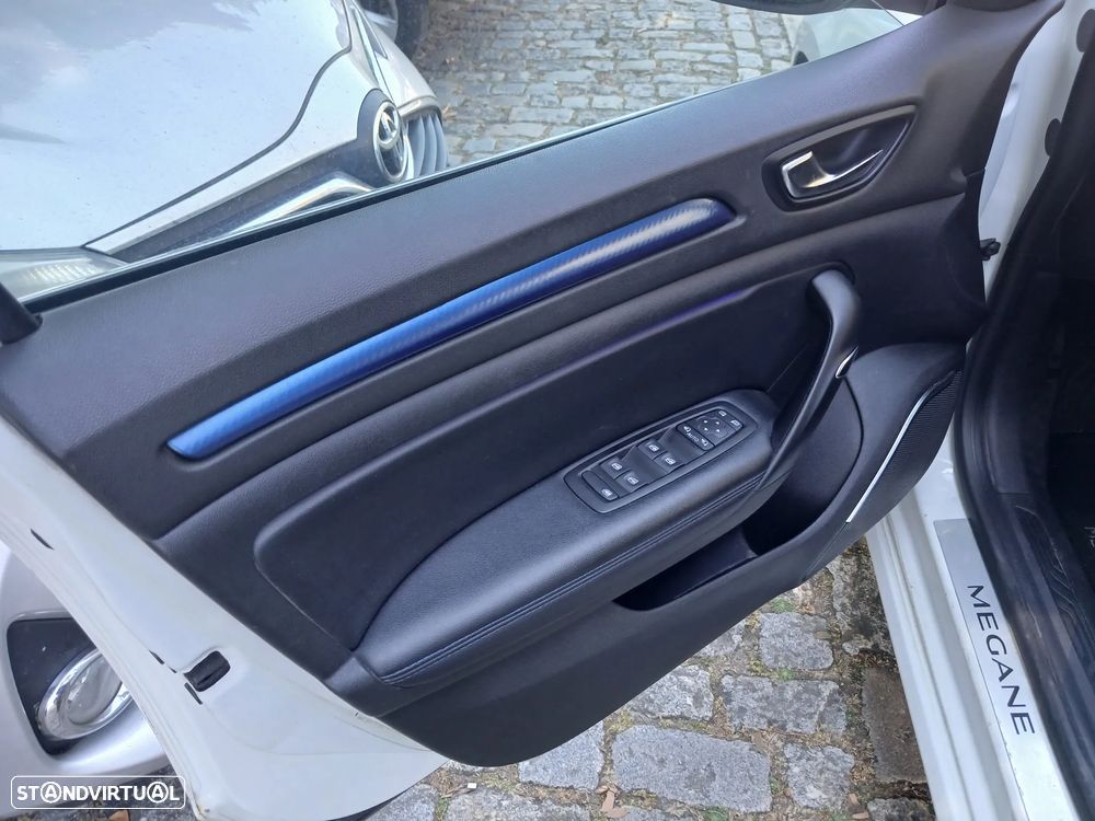 Renault Mégane Sport Tourer 1.5 dCi GT Line J18 - 32