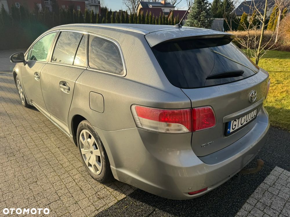 Toyota Avensis 2.0 D-4D - 8
