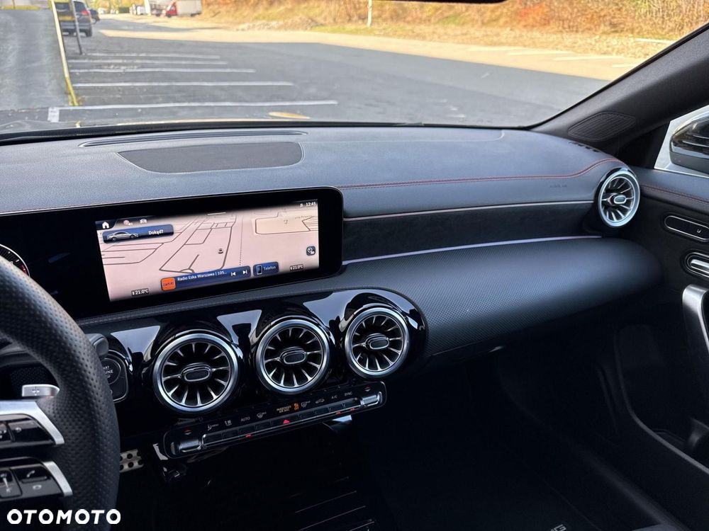 Mercedes-Benz CLA - 26