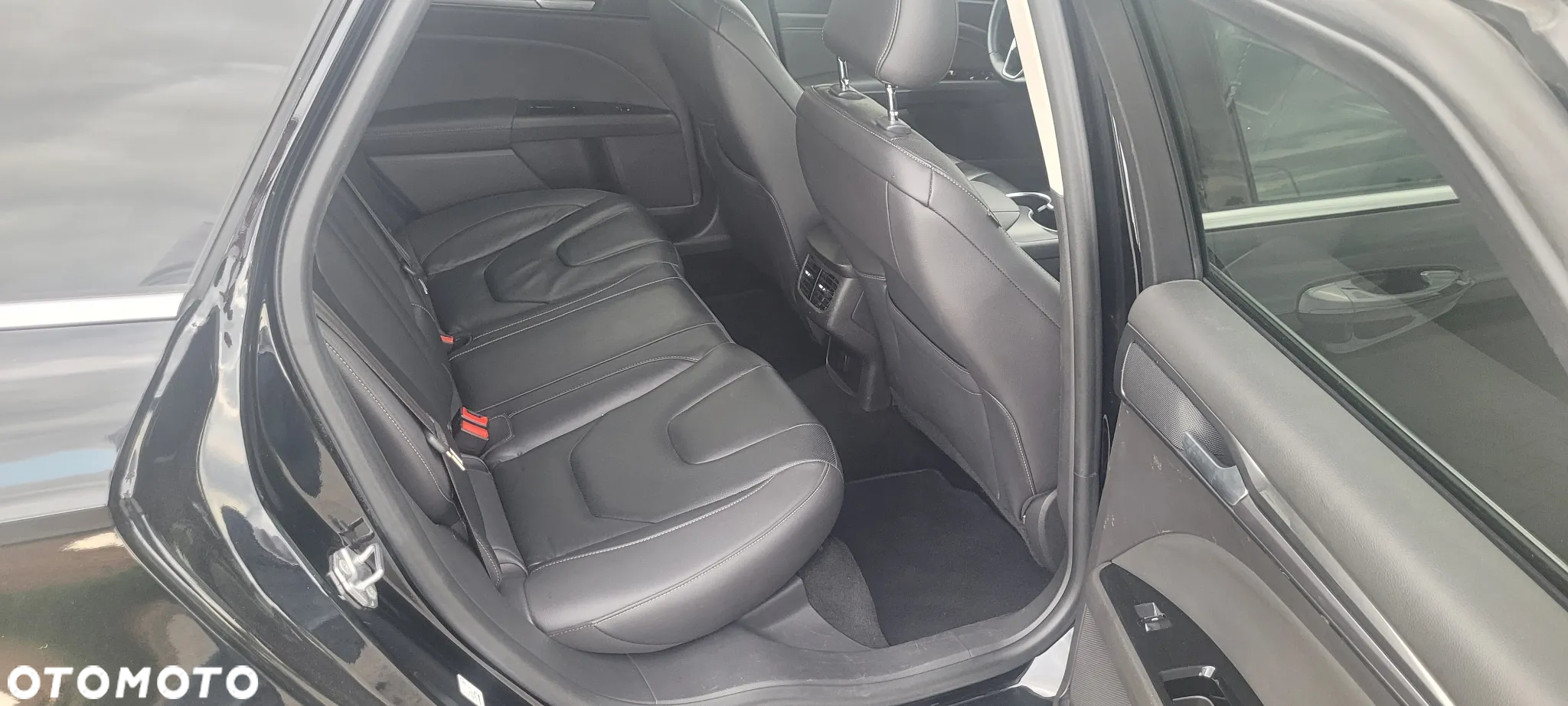 Ford Mondeo 2.0 EcoBlue Titanium - 25