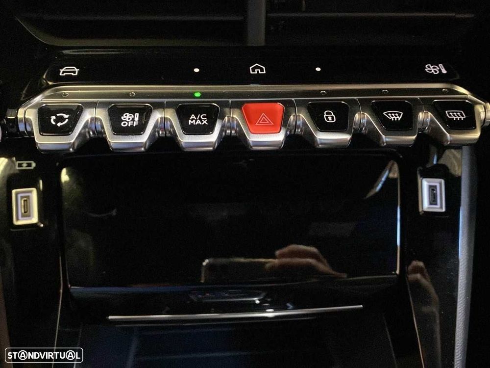 Peugeot e-2008 54 kWh Allure - 11