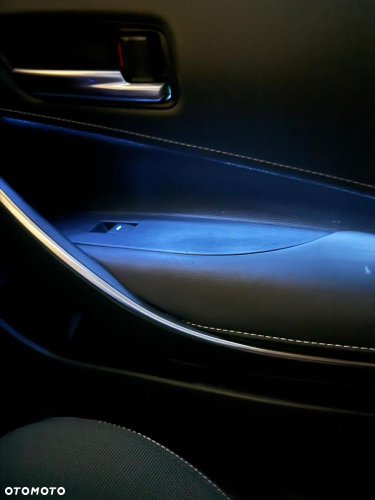 Toyota Corolla 1.8 Hybrid Comfort - 28