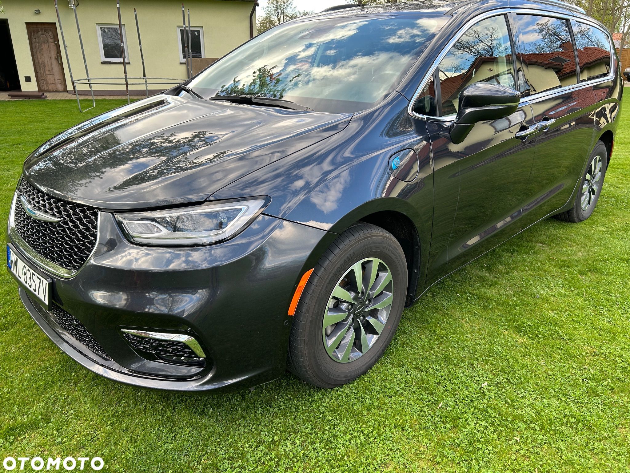 Chrysler Pacifica - 1