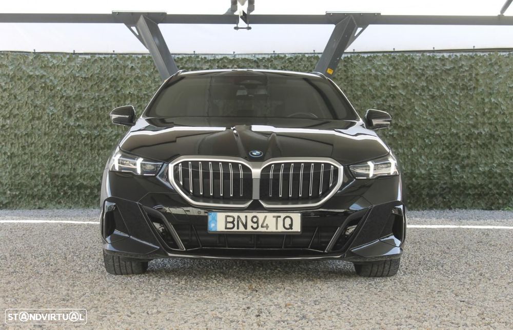 BMW 530 e Pack Desportivo M - 9