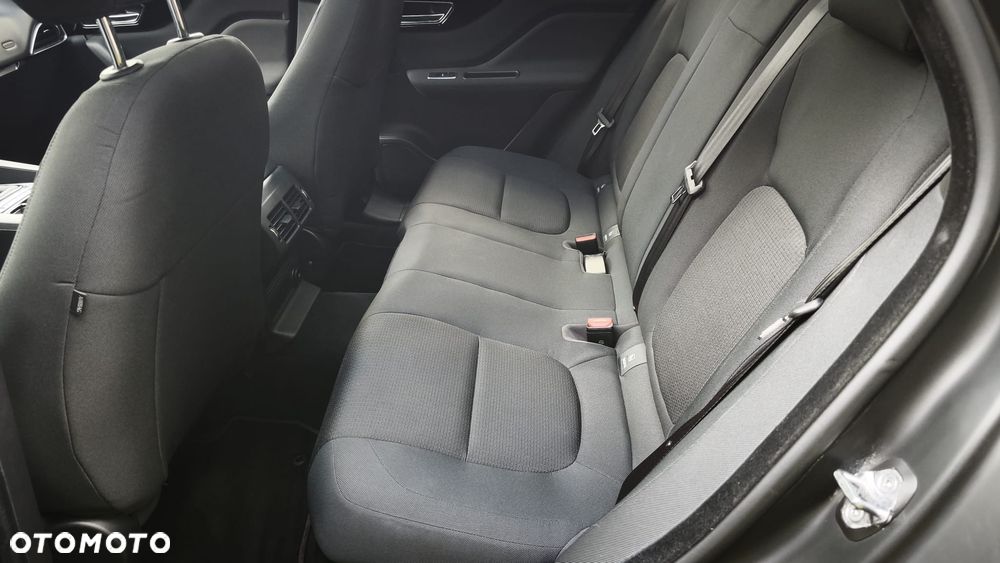 Jaguar F-Pace 2.0 i4D RWD Pure - 25