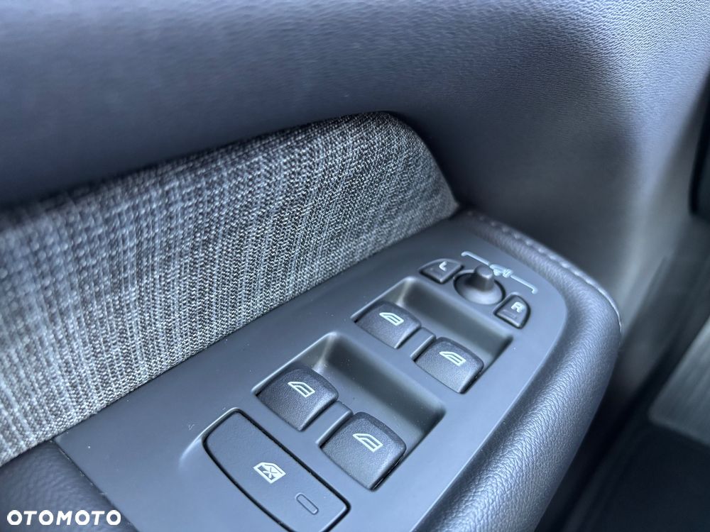 Volvo XC 60 B4 B Momentum Pro - 21