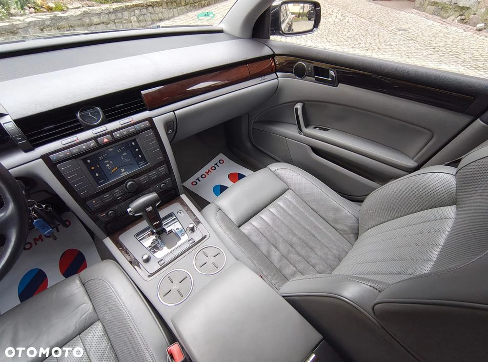 Volkswagen Phaeton - 11