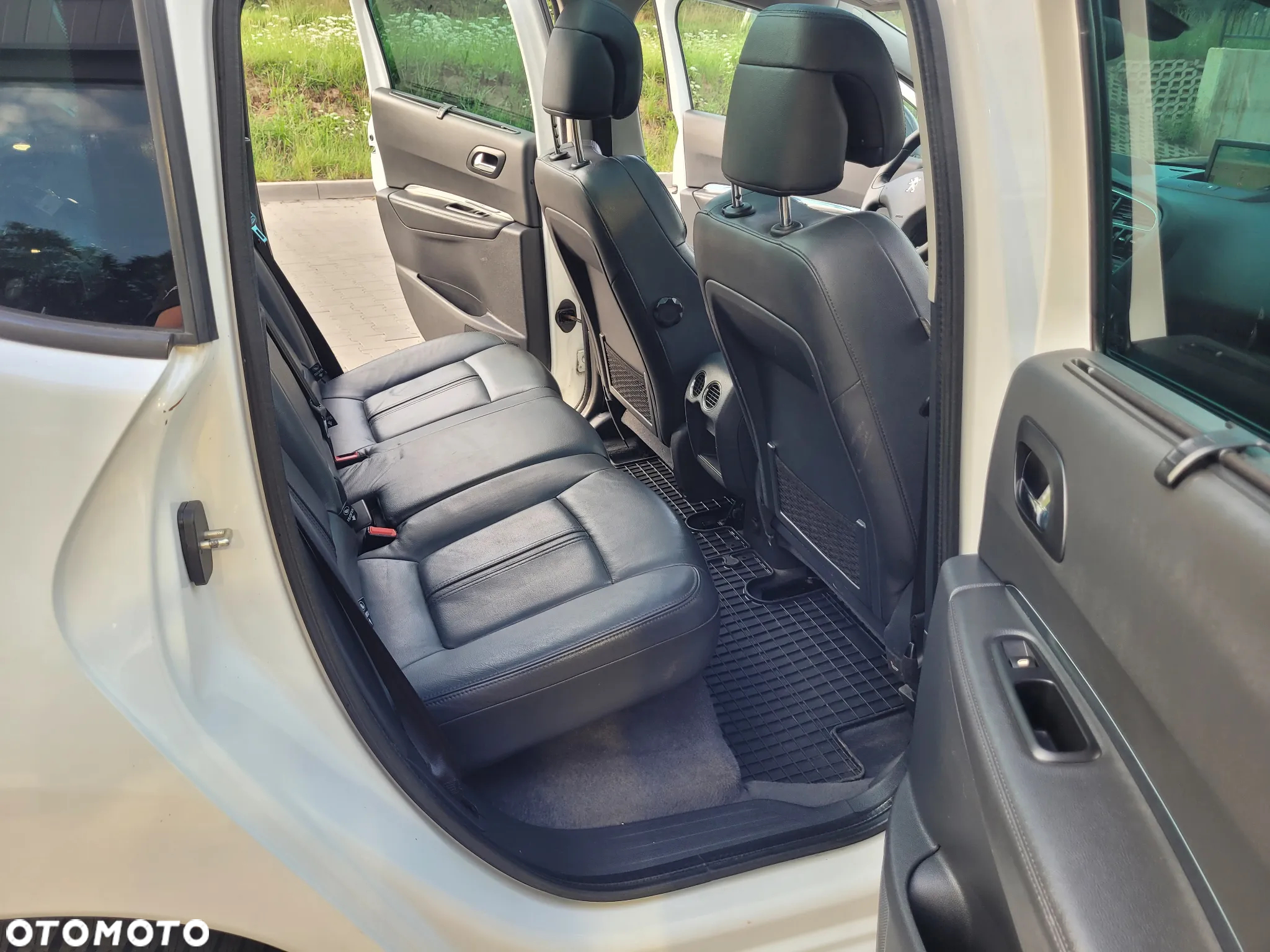 Peugeot 3008 HDi FAP 165 Automatik Allure - 29