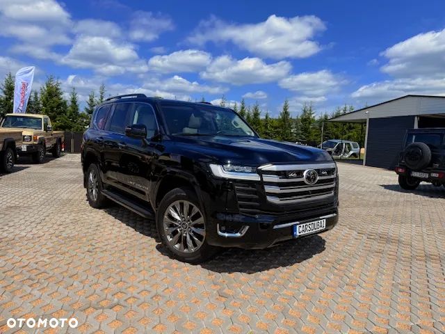 Toyota Land Cruiser - 1