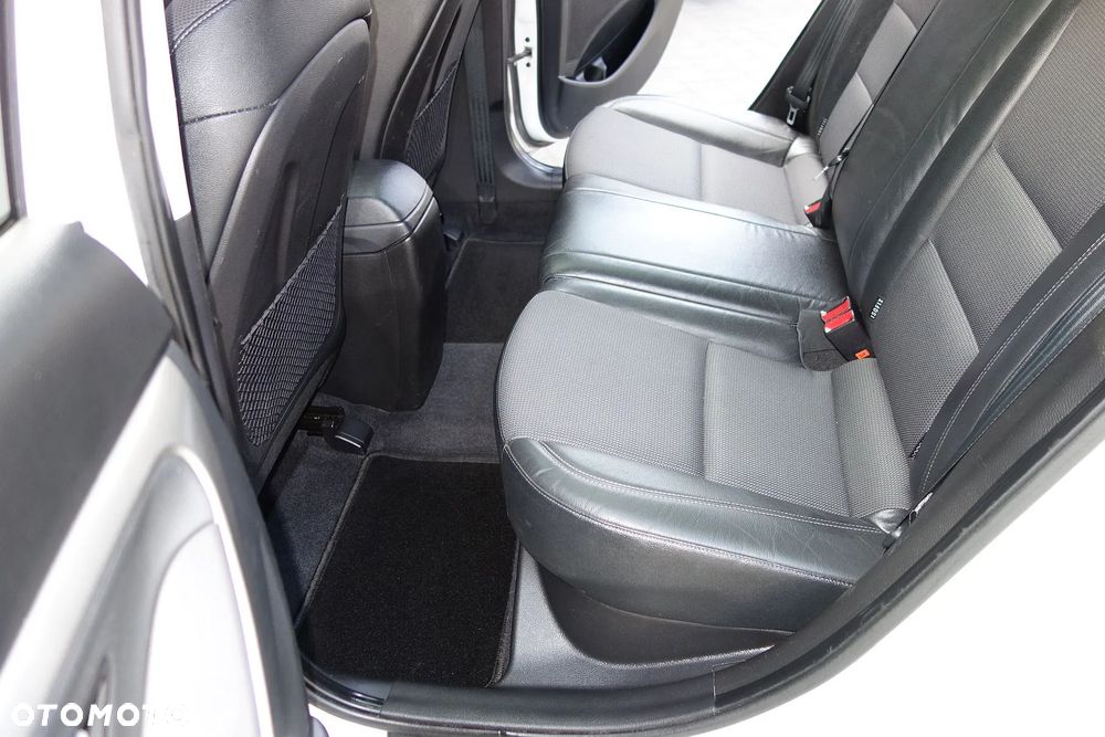 Hyundai i30 1.6 Fifa World Cup Edition - 30