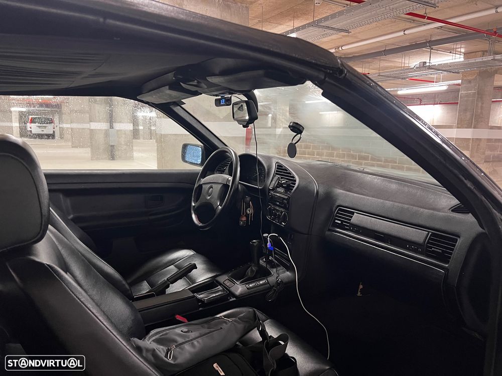 BMW 320 i Touring - 10