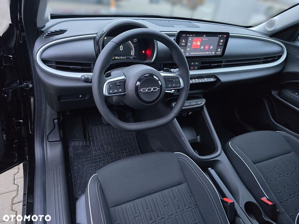 Fiat 600 1.2 Turbo Hybrid eDCT - 13