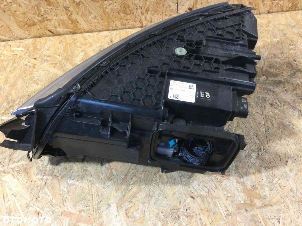 LAMPA PRAWA Mercedes EQS A2979067202 - 8
