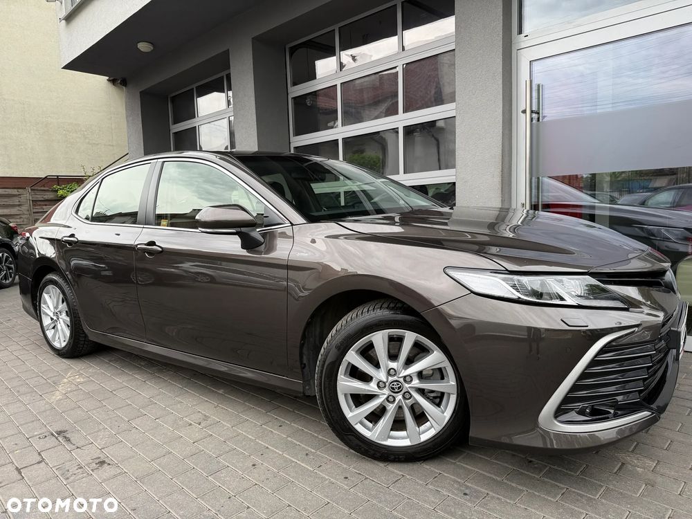Toyota Camry 2.5 Hybrid Comfort CVT - 22