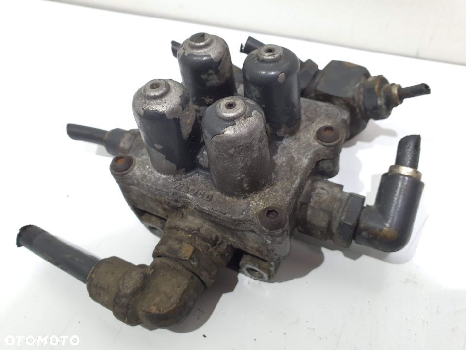 ZAWÓR CZTEROOBWODOWY WABCO 9347141230 - 1