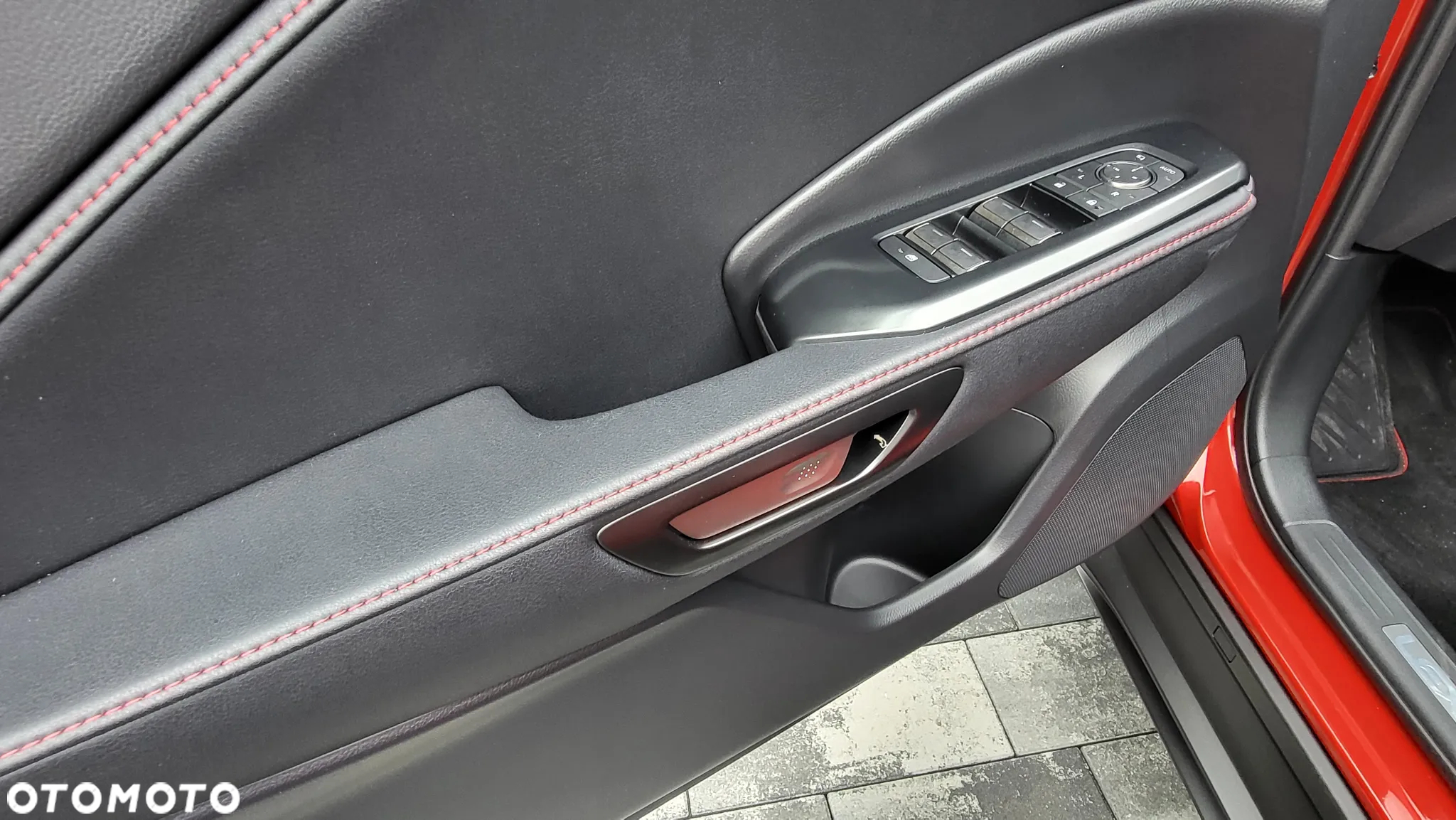 Lexus LBX 1.5 Hybrid Emotion - 21