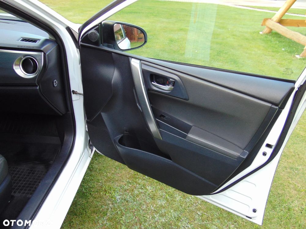 Toyota Auris 1.4 D-4D Luna - 30