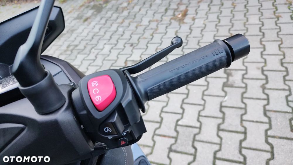 Yamaha X-max - 8
