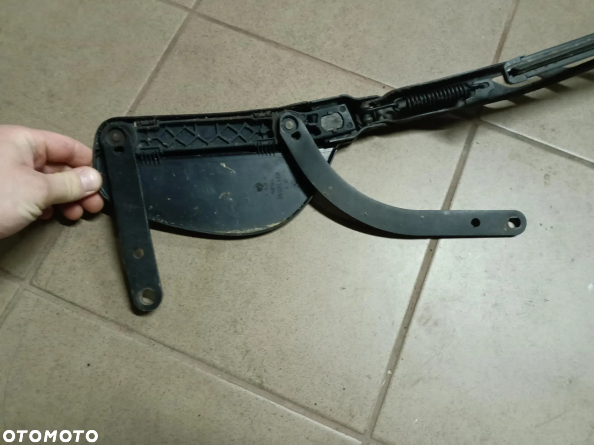Ramię wycieraczki BMW E60 E61 Europa - 2