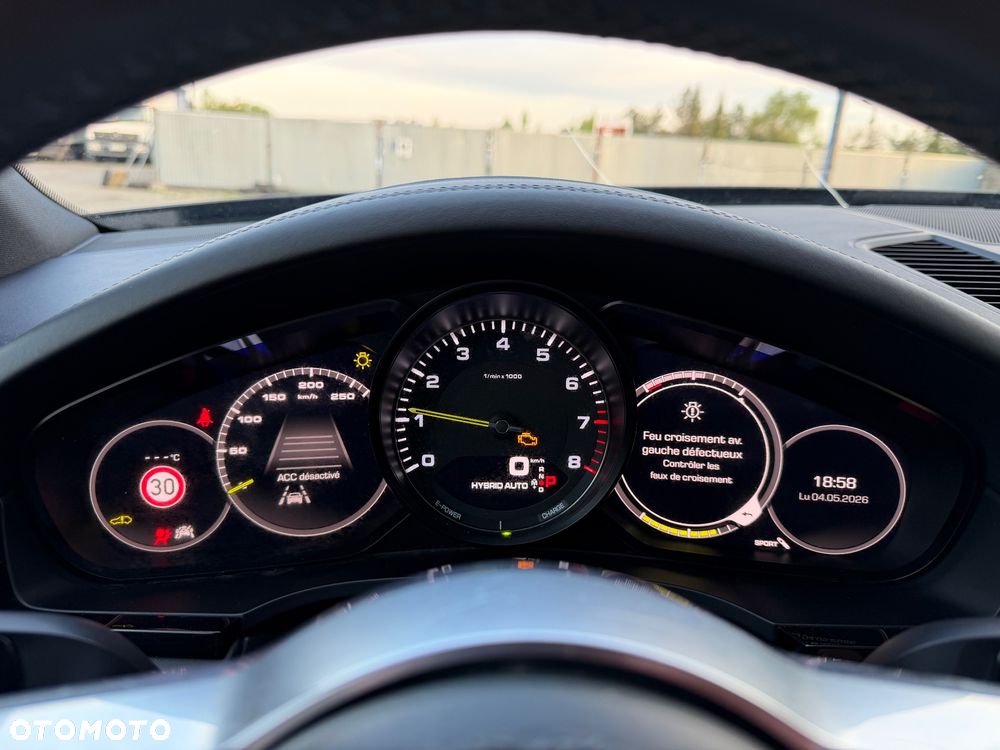 Porsche Cayenne E-Hybrid Tiptronic S Platinum Edition - 26