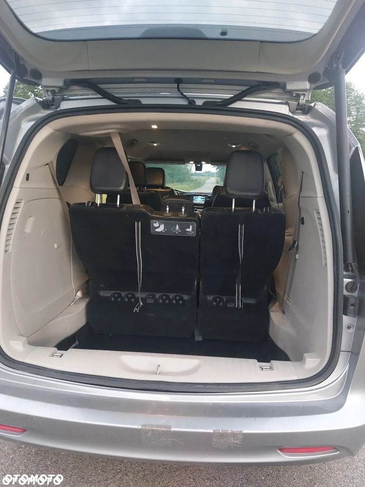 Dodge Grand Caravan - 40