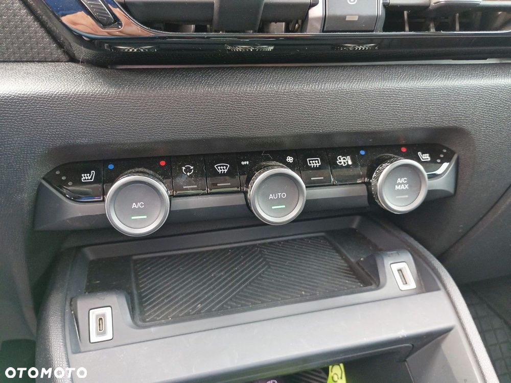 Citroën C4 1.2 PureTech Max S&S EAT8 - 23