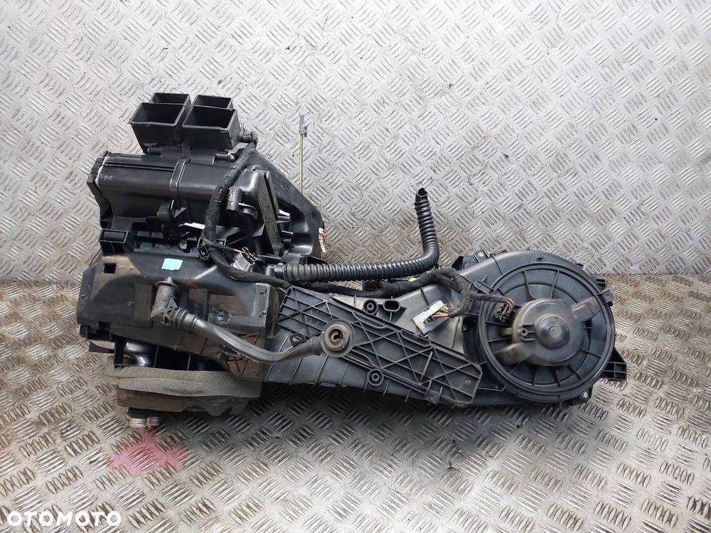 OBUDOWA NAGRZEWNICY + DMUCHAWA + REZYSTOR SKODA OCTAVIA II - 5