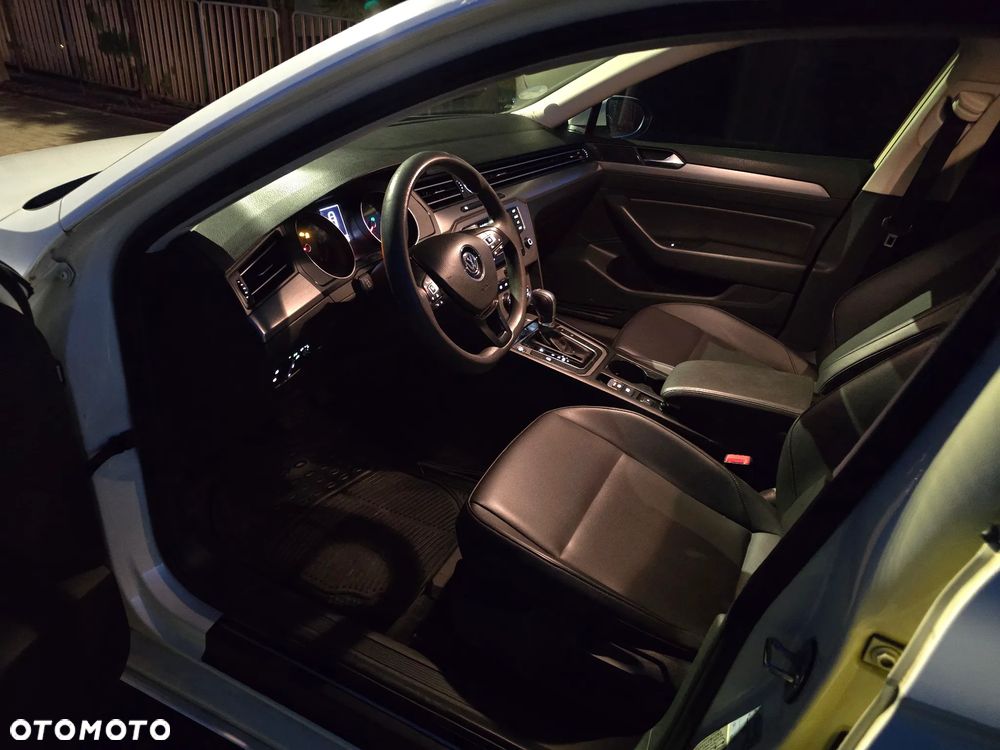 Volkswagen Passat - 6