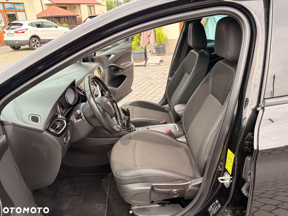 Opel Astra 1.6 D (CDTI) Start/Stop Dynamic - 12