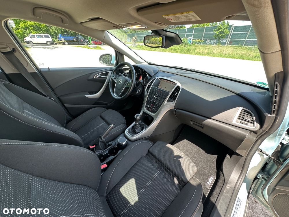 Opel Astra 1.6 Turbo Edition - 31
