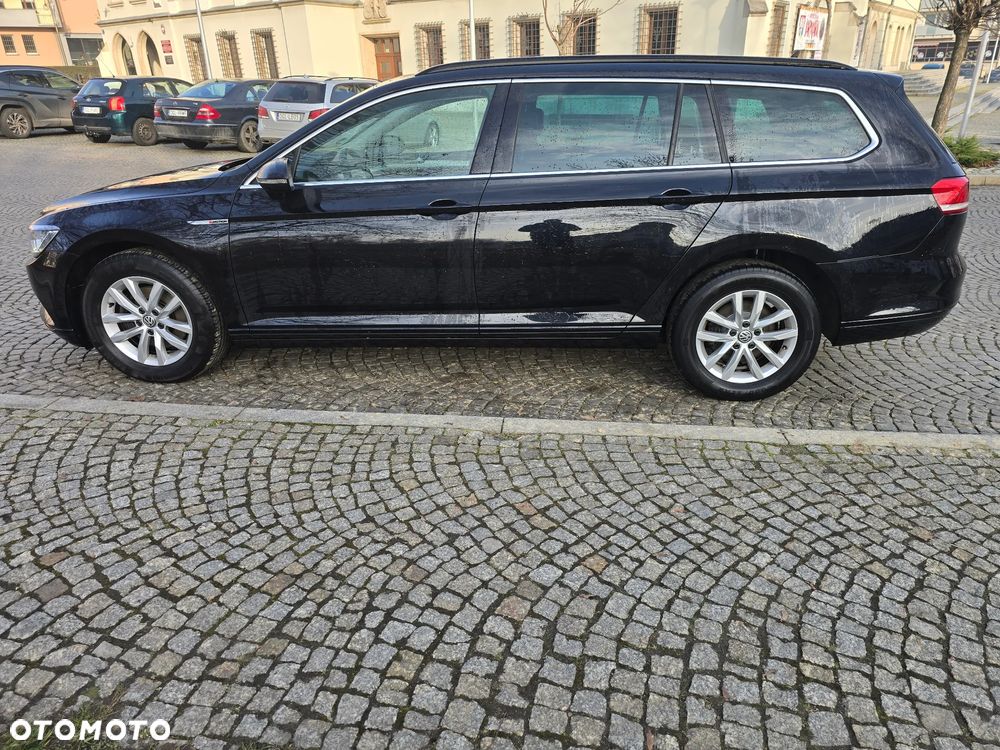 Volkswagen Passat 2.0 TDI SCR BlueMotion Technology 4Motion Trendline - 3