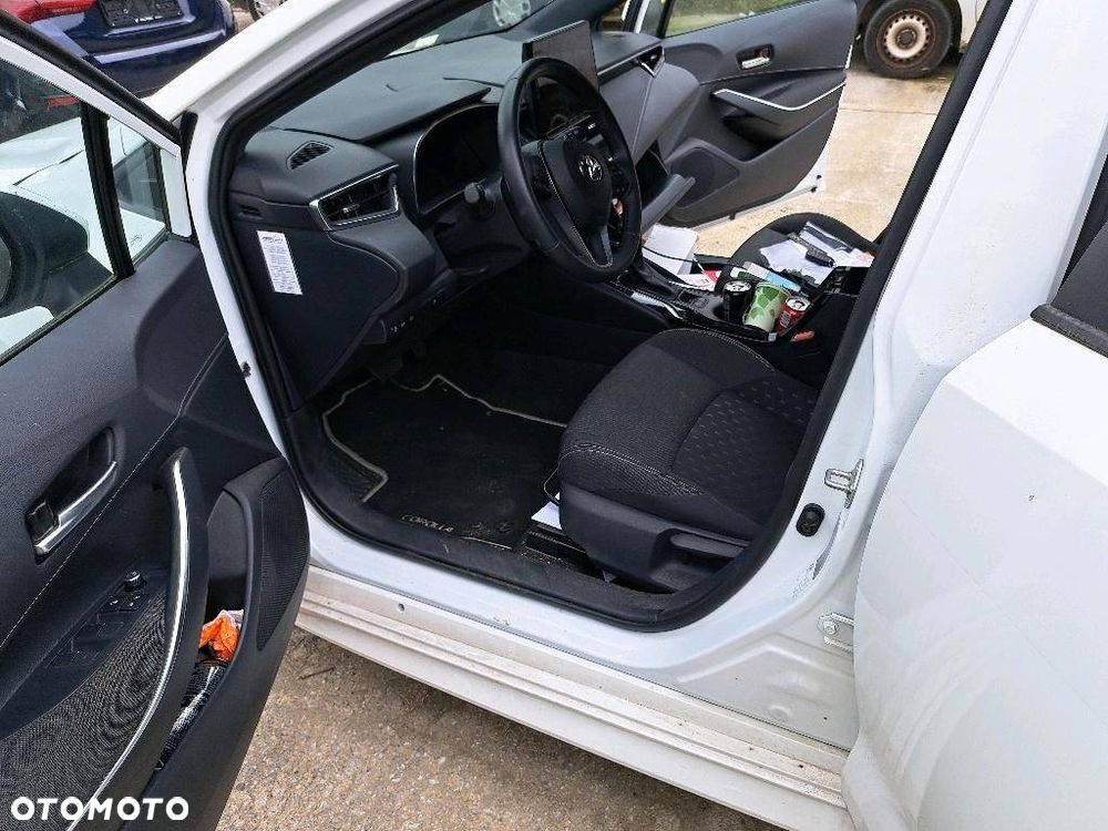 Toyota Corolla - 11