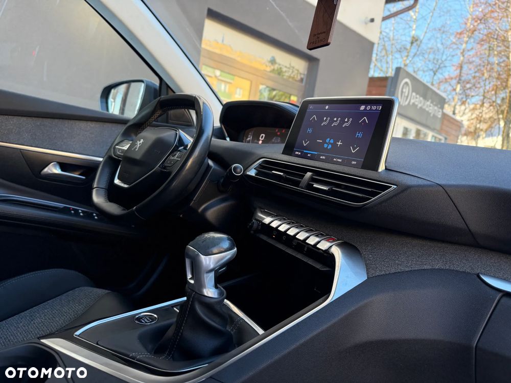 Peugeot 3008 PureTech 130 Stop & Start GPF Allure Business-Paket - 36