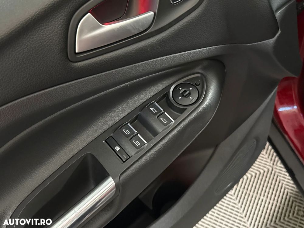 Ford Kuga - 15