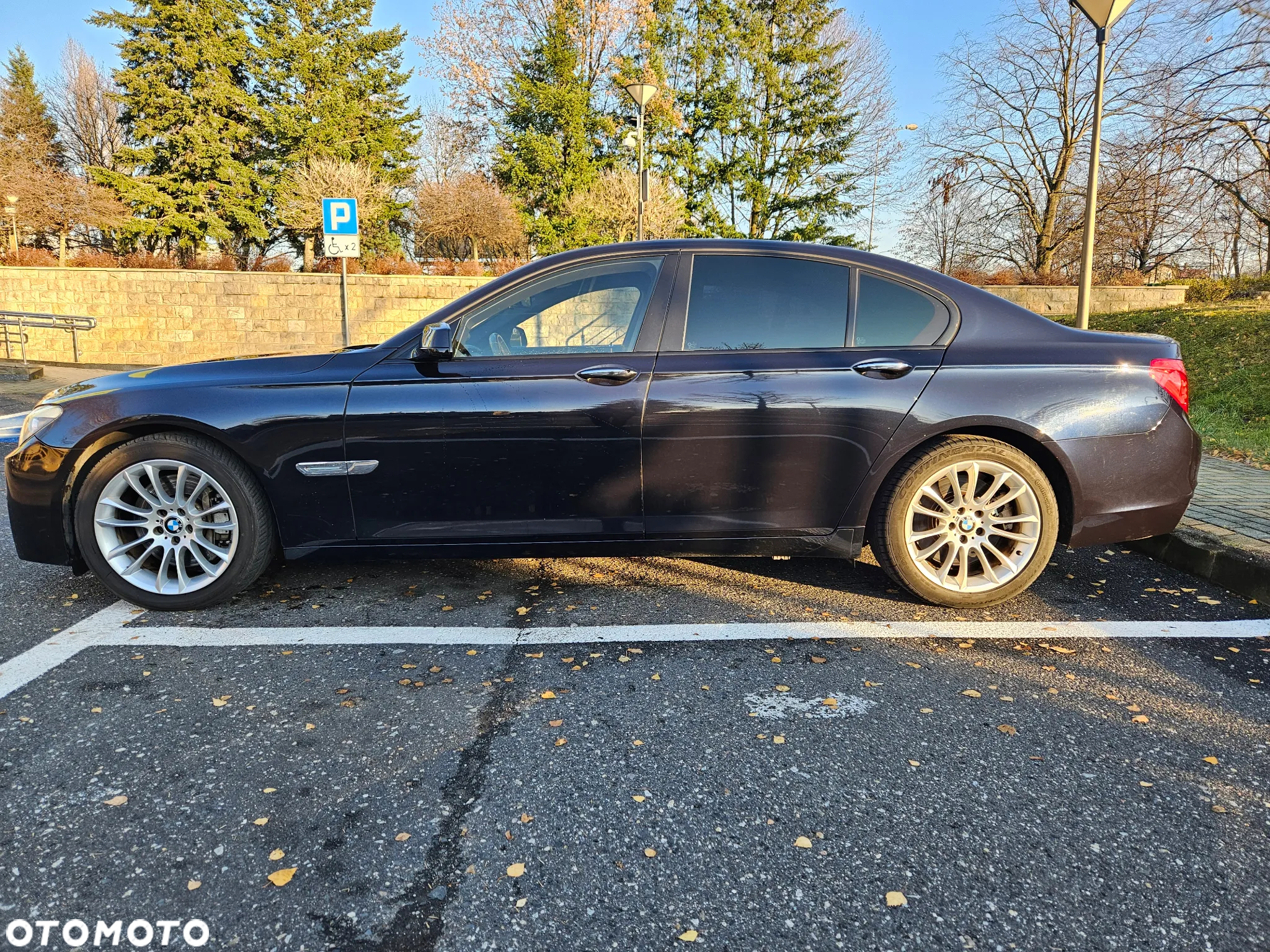 BMW Seria 7 750i - 5