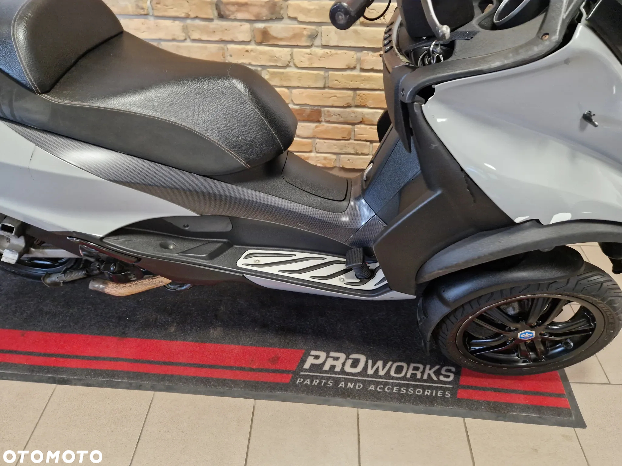 Piaggio MP-3 - 32