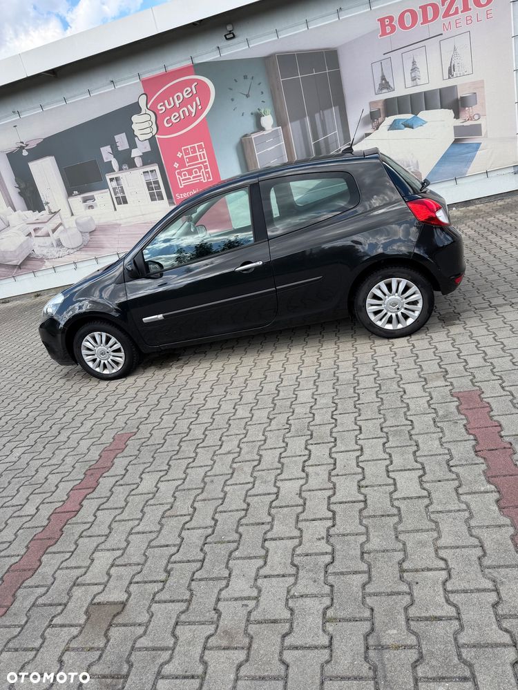 Renault Clio 1.2 16V Authentique - 5