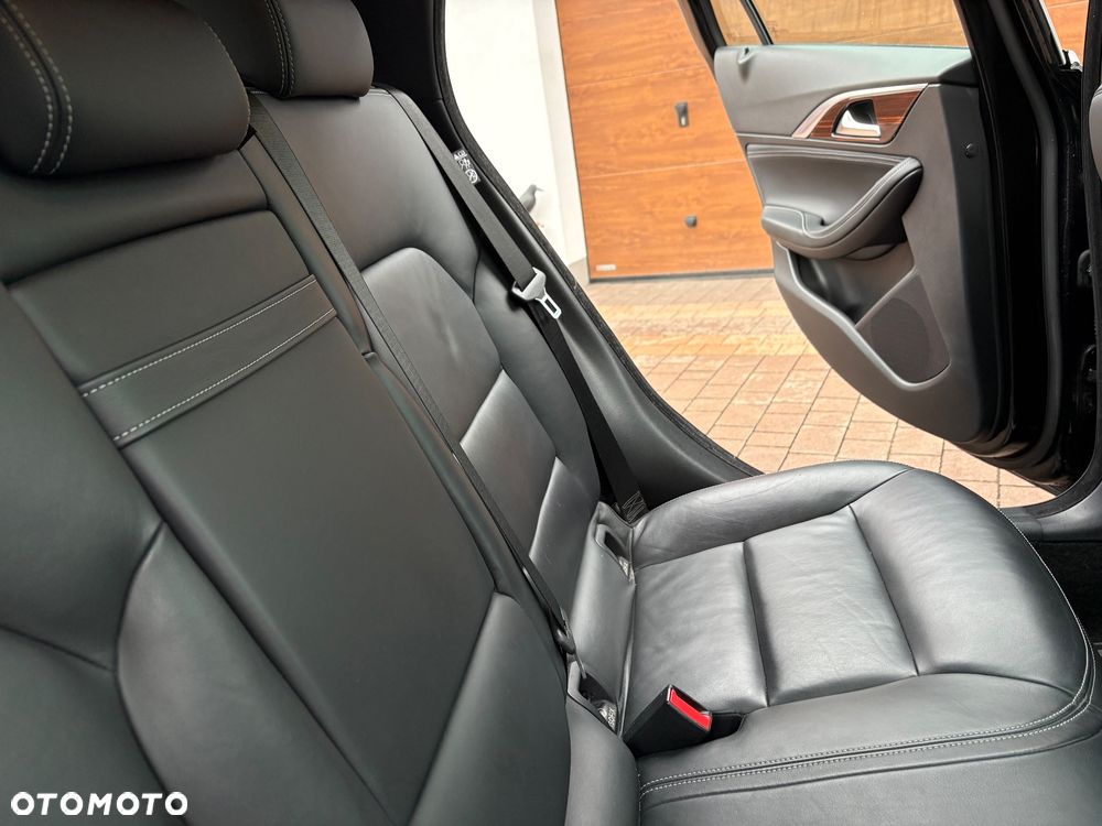 Infiniti Q30 1.5d Premium City Black - 22