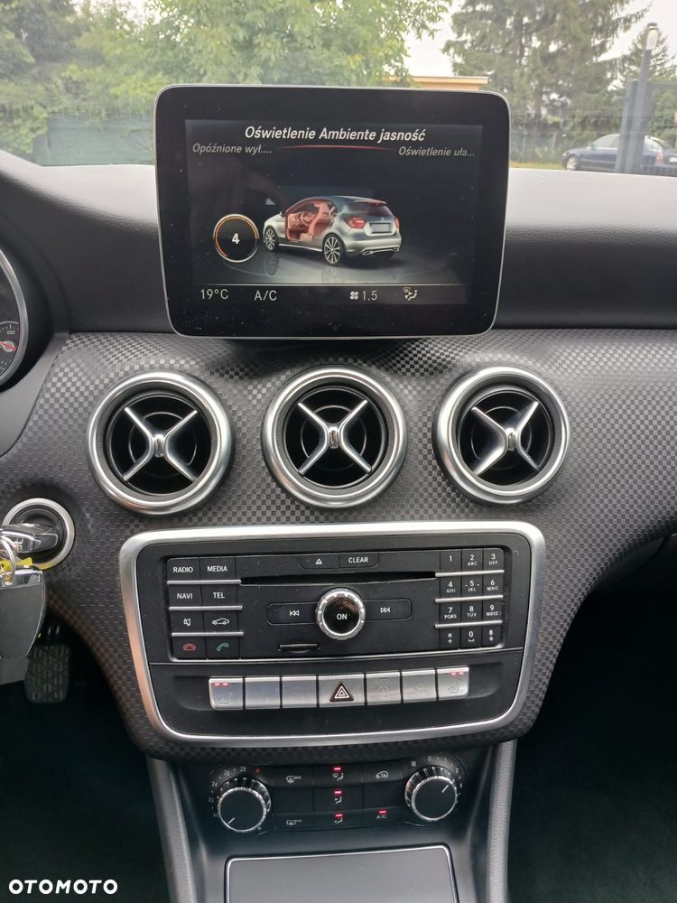 Mercedes-Benz Klasa A 180 AMG Line - 31